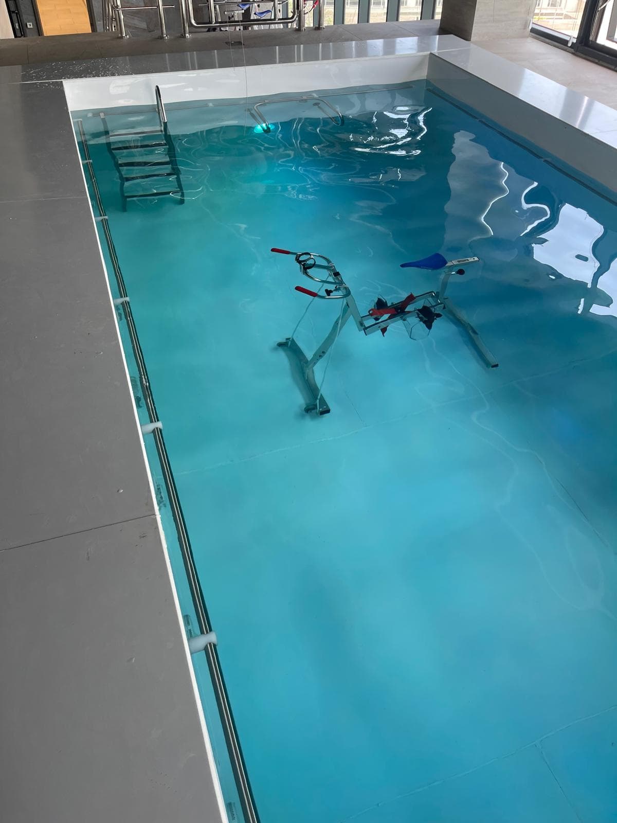 Polyclinique Internationale de Dakar — Bassin de rééducation